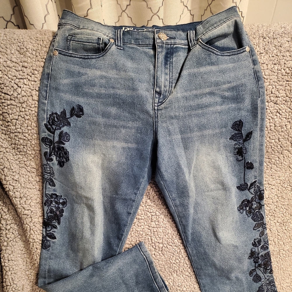 DG2 Diabe Gilman Embellished Stretch Straight Leg